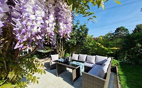 The Hideaway - Luxury Townhouse